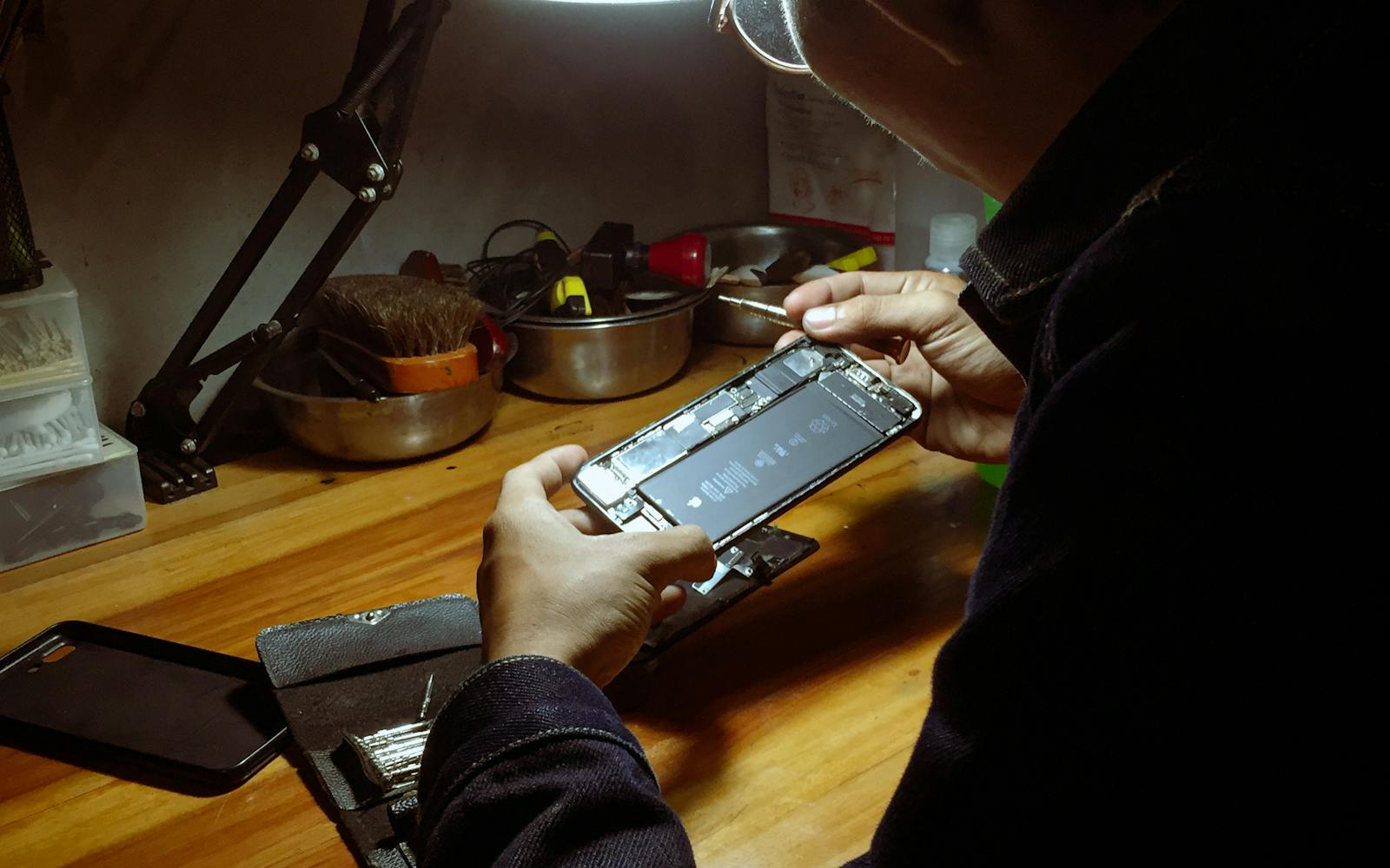 Zaliaty iPhone 14 Pro pri príjme do servisu