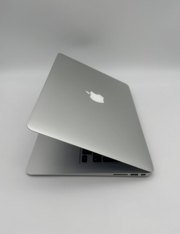 MacBook Air 13″ Early 2015 8/128GB Silver - TopPC